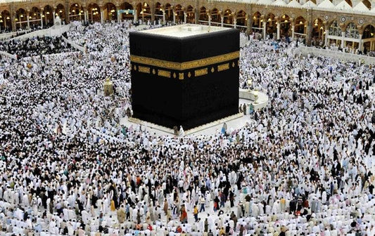 Dirempuh Orang Semasa Tawaf Sehingga Beralih Kedudukan Badan / Bahu Yang Mengirikan Kaabah - Jazmie Jamaludin