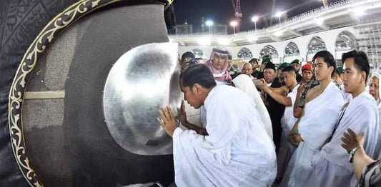 Hukum Mencium Hajarul Aswad Selepas Tawaf - Jazmie Jamaludin